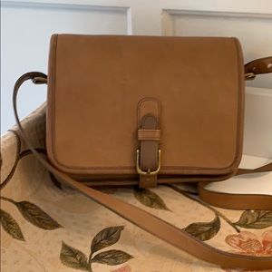 Preloved classic coach tan crossbody